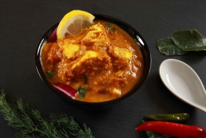 Dalat: Home Cooking Class with Central Market Tour