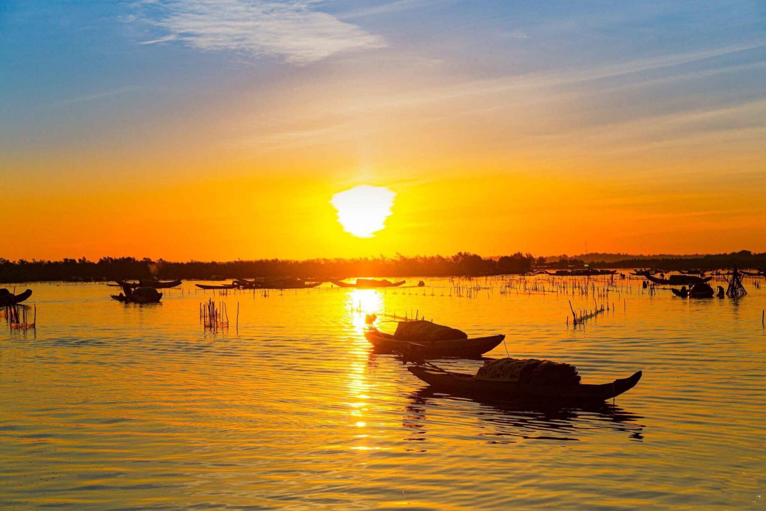 Hue: 2-Days Tam Giang Lagoon and Bach Ma National Park Tour