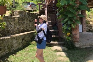 Hue: tour de día completo a A Luoi con almuerzo y guía