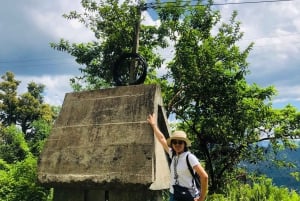 Hue: tour de día completo a A Luoi con almuerzo y guía