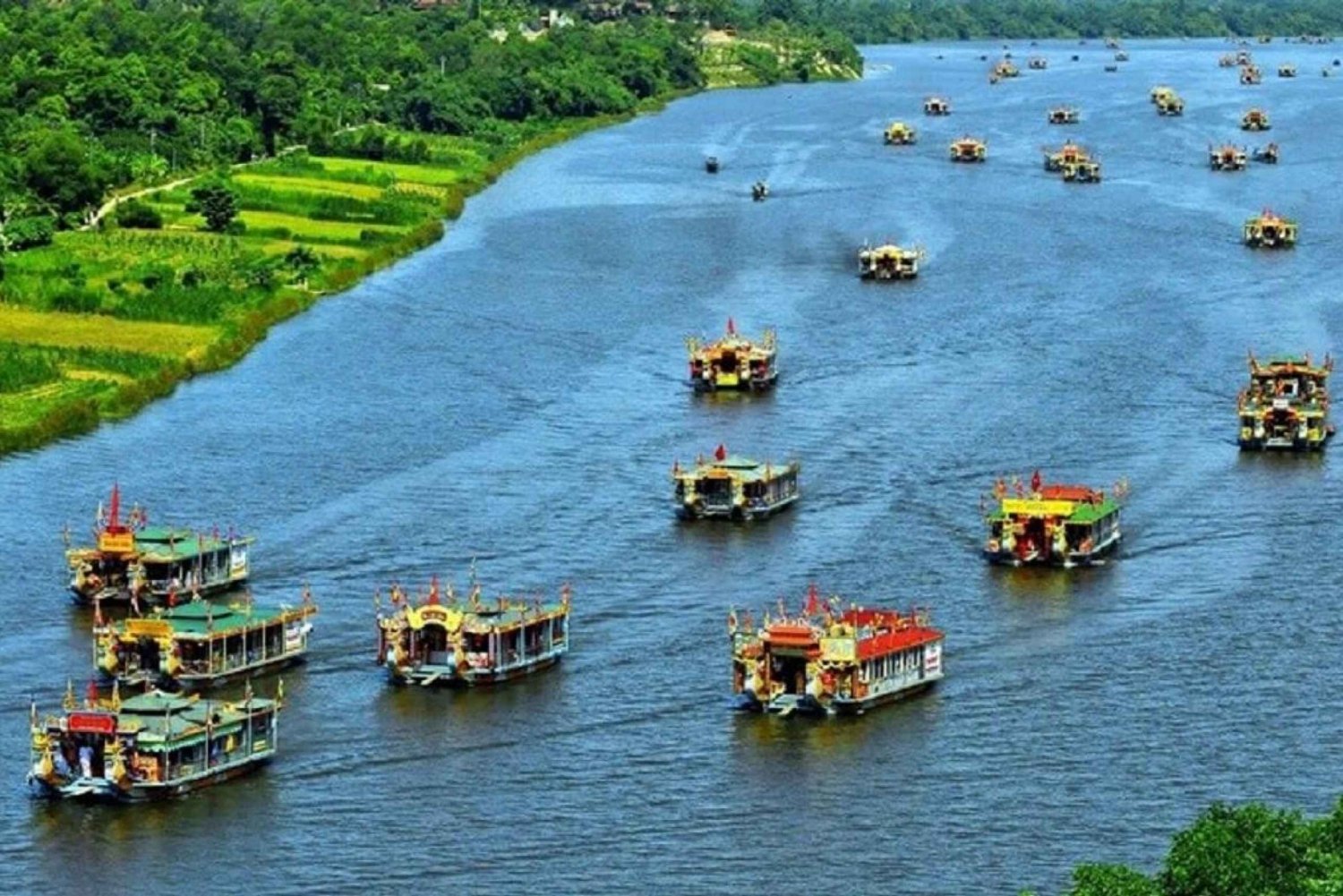 Tour en bateau à Hue sur la rivière des Parfums