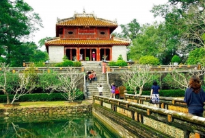 Tour en bateau à Hue sur la rivière des Parfums