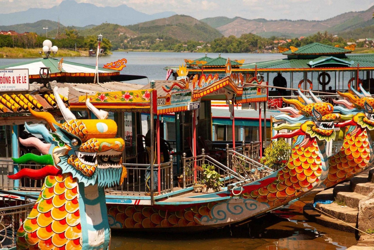 Hue: Escursione in barca sul fiume Perfume di mezza giornata