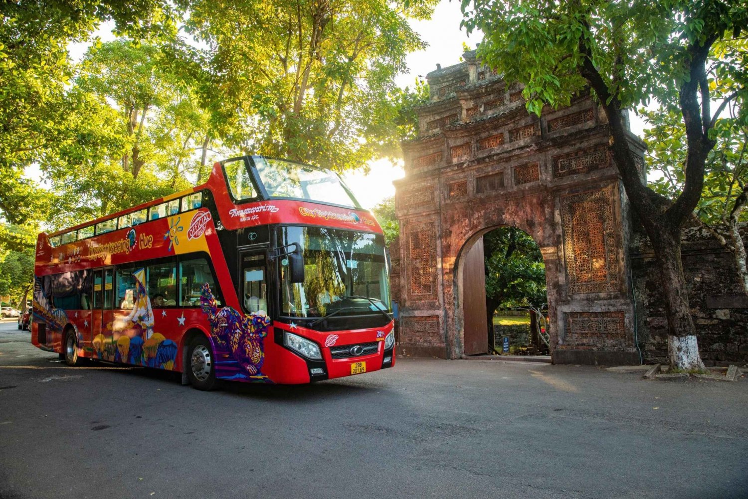 Hue : visite touristique en bus à arrêts multiples