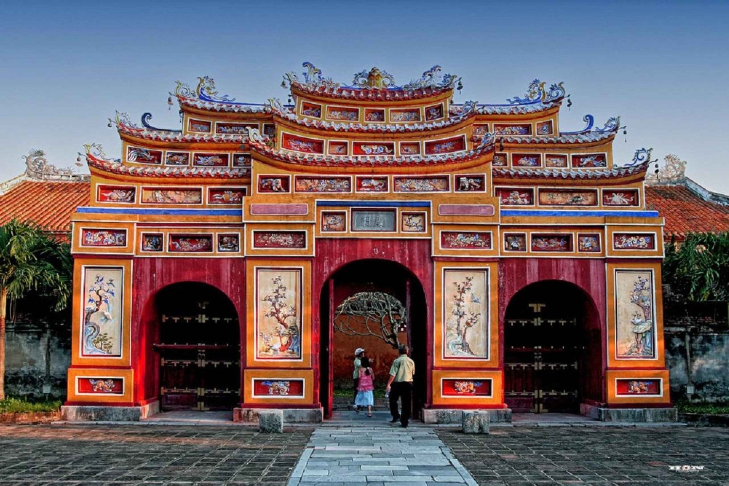 Hue City Tour with Dragon Boat from Hue or Danang and Hoi An