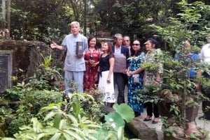 Clase de cocina en una casa con jardín y paseo en bici por el campo en Hue