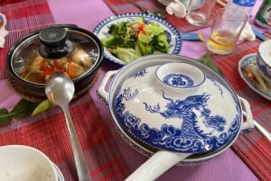 Clase de cocina en una casa con jardín y paseo en bici por el campo en Hue