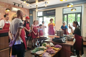 Cours de cuisine à Huế avec une famille locale et expérience pratique