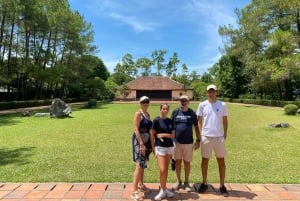 Хюэ: Тур на лодках-драконах, река Парфюм, пагоды и королевские гробницы