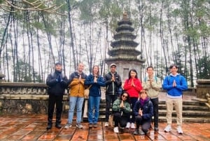 Хюэ: Тур на лодках-драконах, река Парфюм, пагоды и королевские гробницы