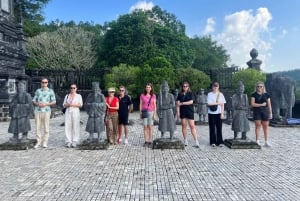 Хюэ: Тур на лодках-драконах, река Парфюм, пагоды и королевские гробницы