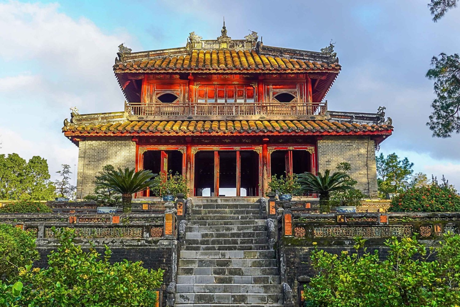 Hue : Visite des tombeaux royaux de Hue : 3 meilleurs tombeaux et pagodes