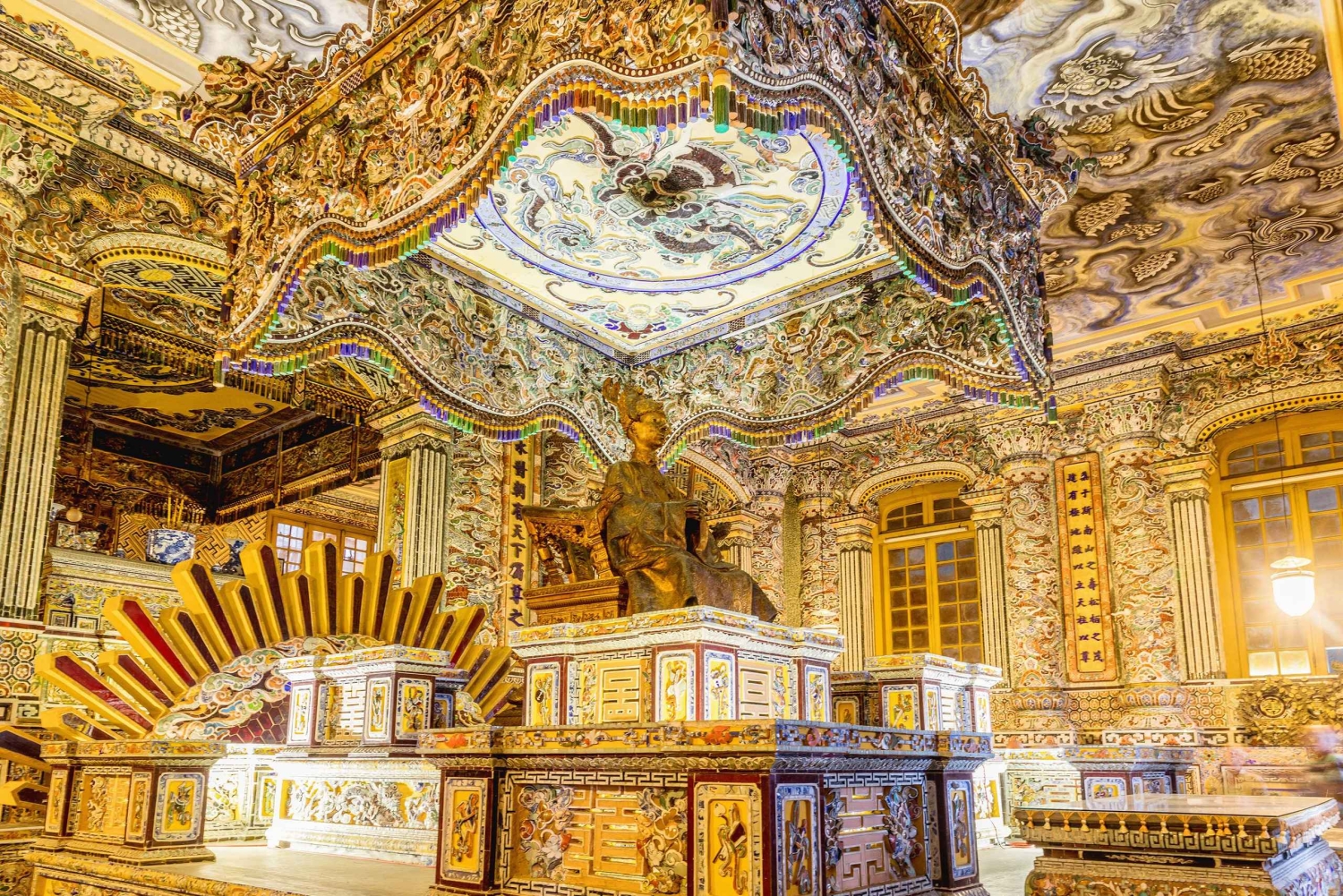 Hue: Hue Royal Tombs Tour Besök 3 bästa gravar och pagoder