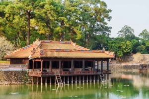 Hue: Hue Royal Tombs Tour Besök 3 bästa gravar och pagoder