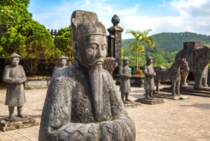 Hue: Hue Royal Tombs Tour Besök 3 bästa gravar och pagoder