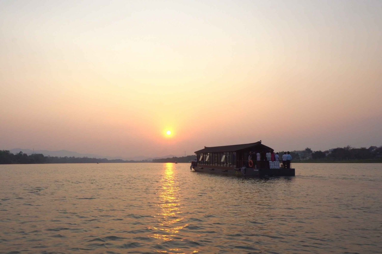 Hue: Huong River Boat Cruise with Romantic Dinner