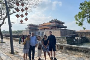 Tour a pie por la antigua ciudad imperial de Hue