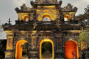 Tour a pie por la antigua ciudad imperial de Hue
