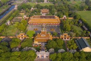 Hue: Imperial City Guided Walking and Pedicab Combo Tour