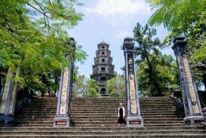 Hue: ciudad imperial, crucero por el río Perfume y tour por las tumbas