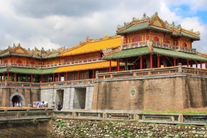 地元のエキスパートと行くフエ帝国都市ツアー（チケット込み）