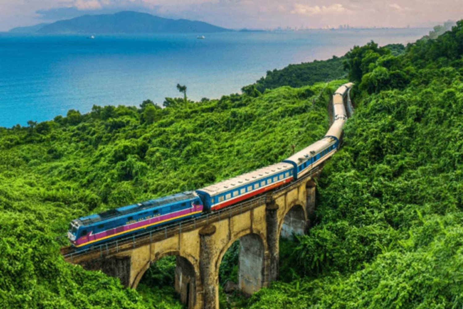 Tour privato di Hue attraverso l'esperienza del treno del Passo di Hai Van