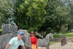 Hue: Jeeptur til Gia Long Tomb og forladt vandland