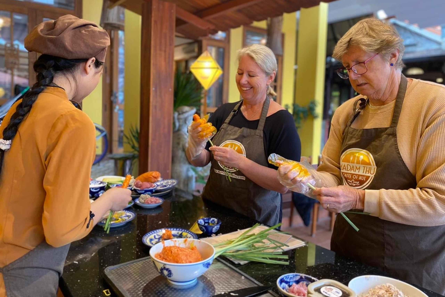 La vida local de Hue: mercado y experiencia culinaria auténtica