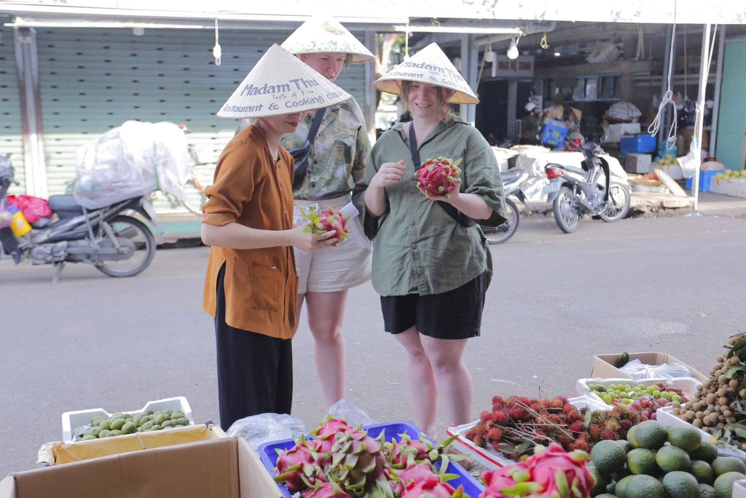 La vida local de Hue: mercado y experiencia culinaria auténtica