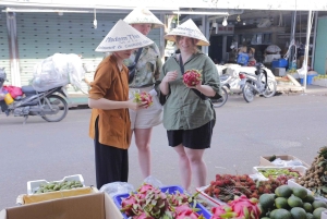 La vida local de Hue: mercado y experiencia culinaria auténtica