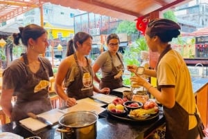La vida local de Hue: mercado y experiencia culinaria auténtica