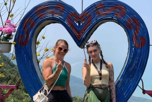 Hue: Privater Transfer von/nach Hoi An zu den wichtigsten Sehenswürdigkeiten