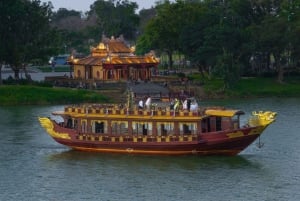 Hue: crucero por el río Perfume con almuerzo y narración