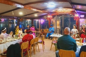 Hue: Cruzeiro com jantar no rio Perfume e espetáculo tradicional