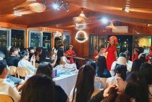 Hue: crucero con cena por el río Perfume y espectáculo tradicional