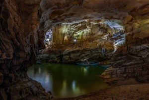 Hue: gita di 1 giorno alla grotta di Phong Nha con giro in barca e pranzo