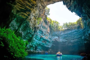 Hue: gita di 1 giorno alla grotta di Phong Nha con giro in barca e pranzo