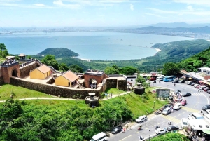 Hue: Privatbil till/från Da Nang via fantastiska stopp (enkel resa)