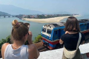 Hue: Privatbil till/från Da Nang via fantastiska stopp (enkel resa)