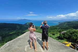 Хюэ: Частный автомобиль до/из Да Нанга с живописными остановками