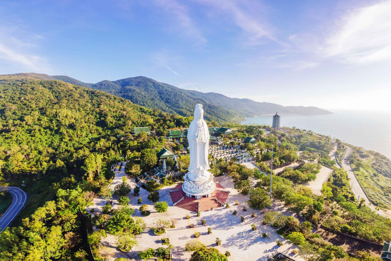 Хюэ: частный автомобиль до Хойана с остановками в интересных местах