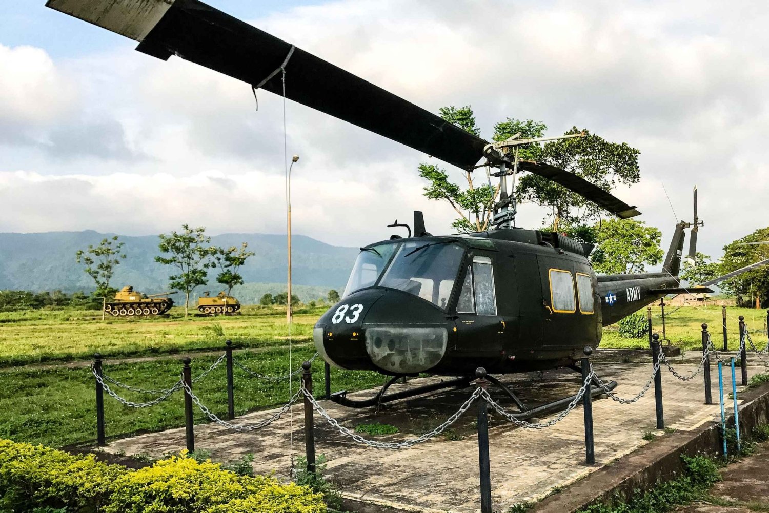 フエ：DMZへのプライベート日帰り旅行：ヴィンモックトンネルとケサン