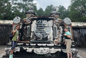 Hue: tour particular pelas tumbas reais com as 3 melhores tumbas e pagode