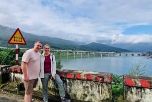 Hue : Privatwagen nach Hoi An über die Goldene Brücke oder umgekehrt