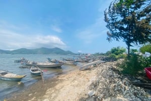 Hue : Privatwagen nach Hoi An über die Goldene Brücke oder umgekehrt