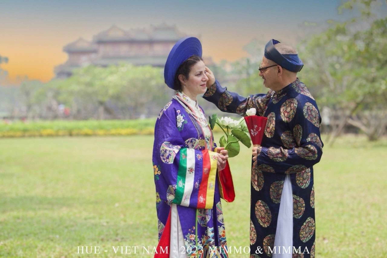 Hue: Privétour langs koninklijke graven en pagodes per drakenboot en auto