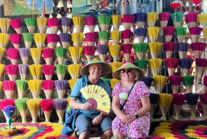 Hue: Privétour langs koninklijke graven en pagodes per drakenboot en auto