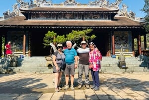 フエ:3つの主要な王陵とパゴダを巡るプライベートツアー