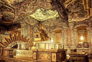 Excursão aos Túmulos Reais de Hue: Visita às melhores pagodes e mausoléus