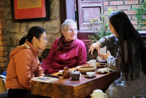 Hue: cerimonia del tè, pagoda e laboratorio di fiori di carta